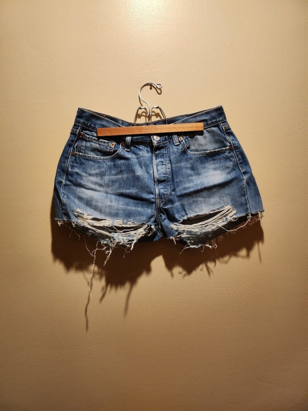 Levi's 501 Distressed Cutoff Denim Shorts W32 Vintage Wash